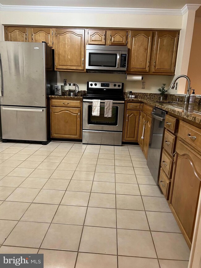 5705 Mayfair Manor Dr unit 86, Rockville, MD 20852 - photo 4