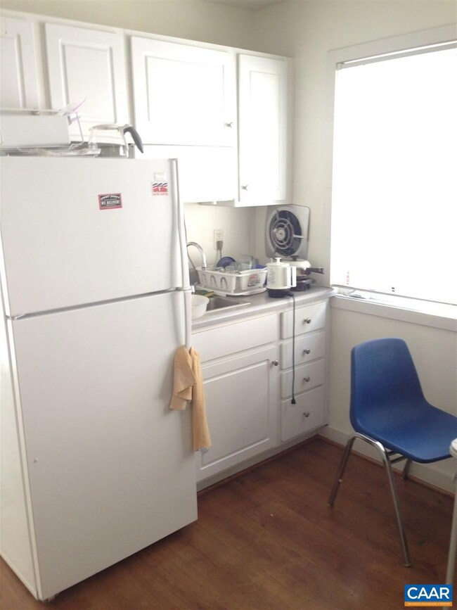 1311 Wertland St unit C, Charlottesville, VA 22903 - photo 6
