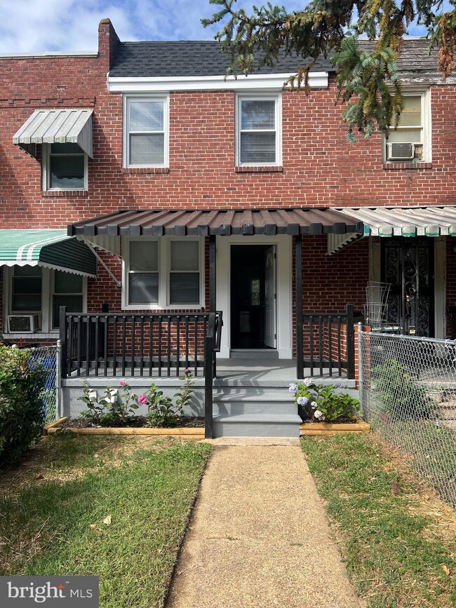 912 Whitmore Ave, Baltimore, MD 21216 - photo 2