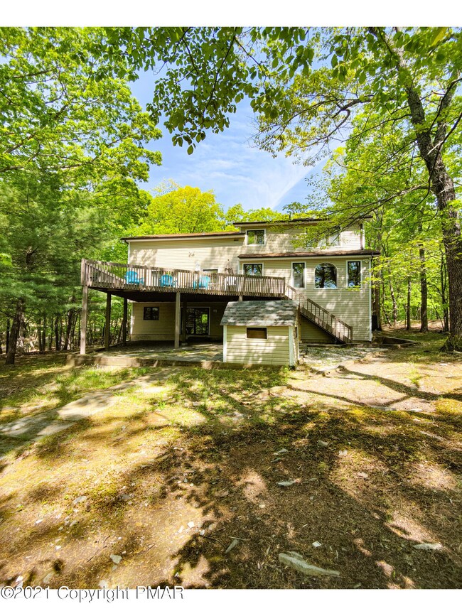 472 Lakeside Dr, East Stroudsburg, PA 18301 - photo 4