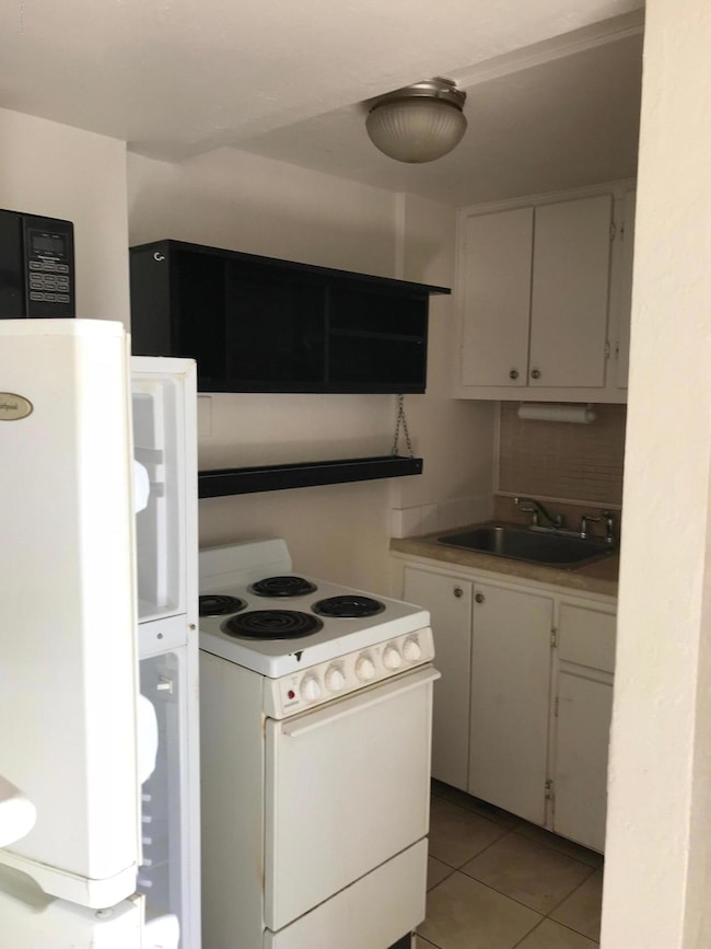 681 S Orlando Ave unit D, Cocoa Beach, FL 32931 - photo 3