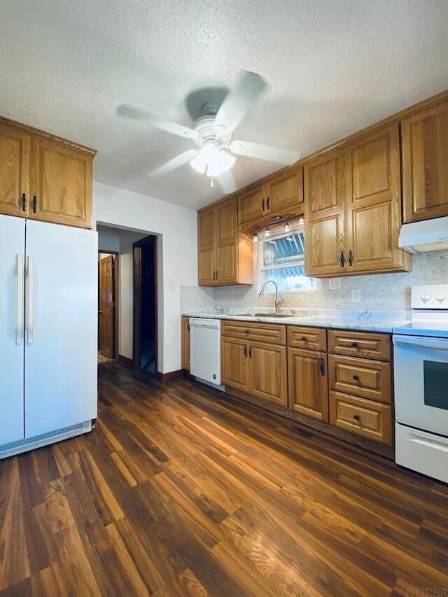 1022 Hawthorne Ave, Waterloo, IA 50702 - photo 7