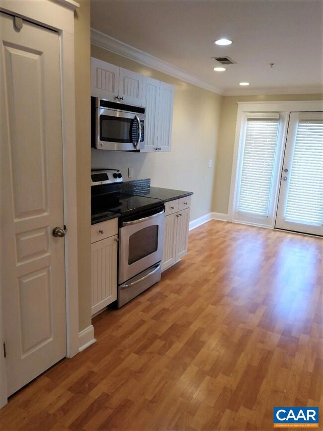 1915 Beechcrest Ct unit 102, Charlottesville, VA 22903 - photo 5