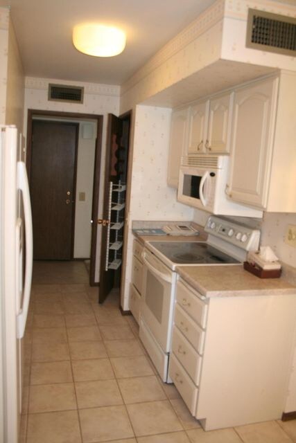 18413 N 99th Dr unit 96, Sun City, AZ 85373 - photo 2