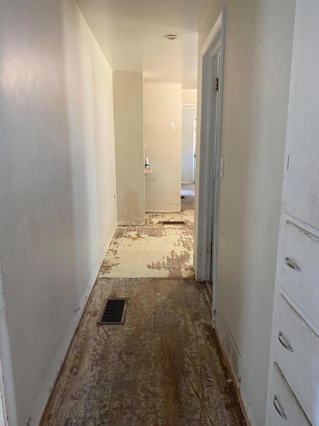 Hall way to dining