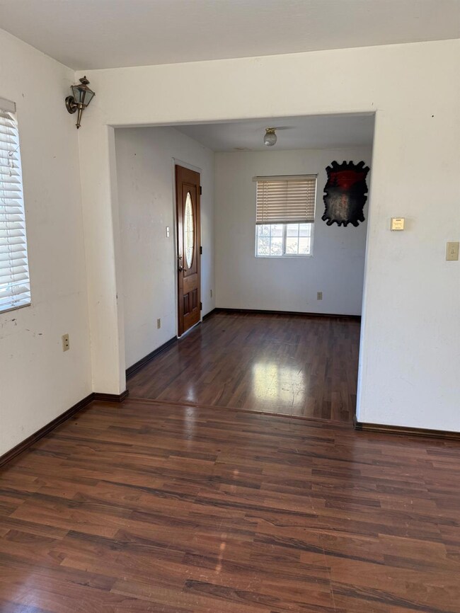 301 B St, Isleton, CA 95641 - photo 7