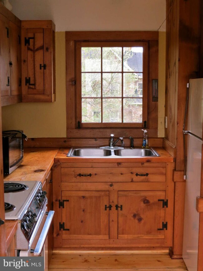 250 Main St, Washington, VA 22747 - photo 6