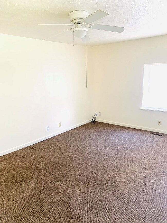 126 Bostick Dr, Hopkinsville, KY 42240 - photo 7