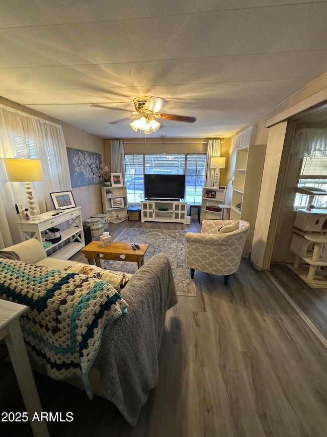 LIVING ROOM 1