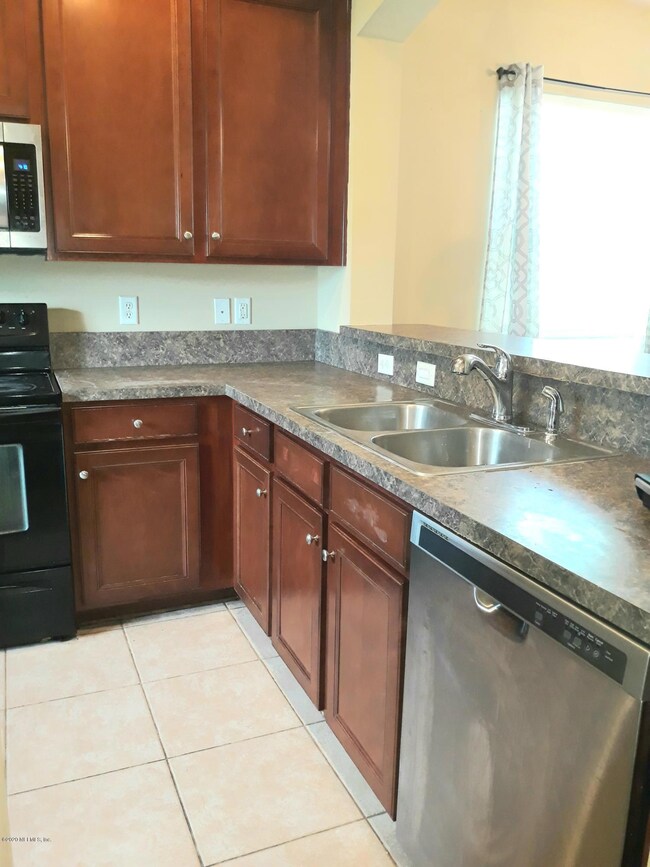 11738 Alexandra Dr, Jacksonville, FL 32218 - photo 4