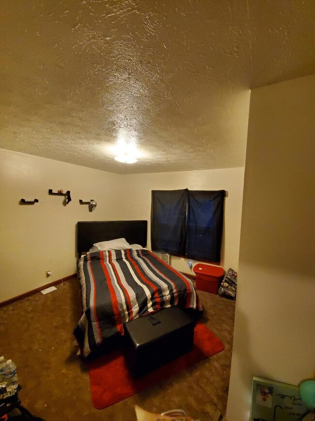 692 bedroom 1