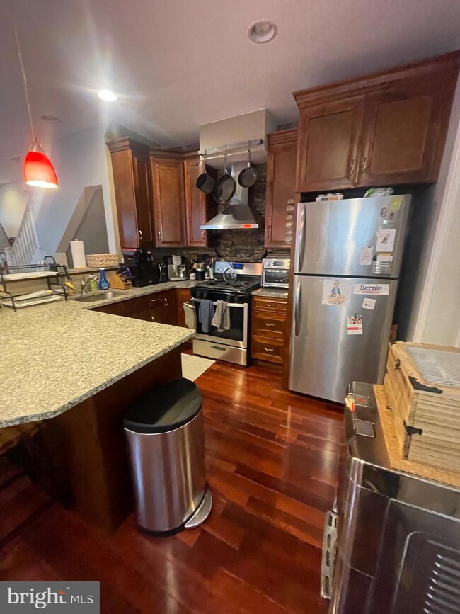 335 Carson St, Philadelphia, PA 19128 - photo 3