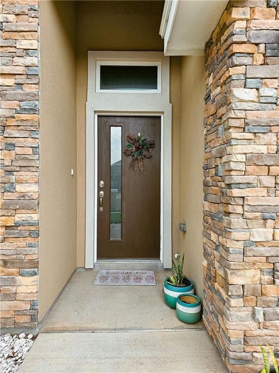 2011 Robin Ln, Mission, TX 78572 - photo 2