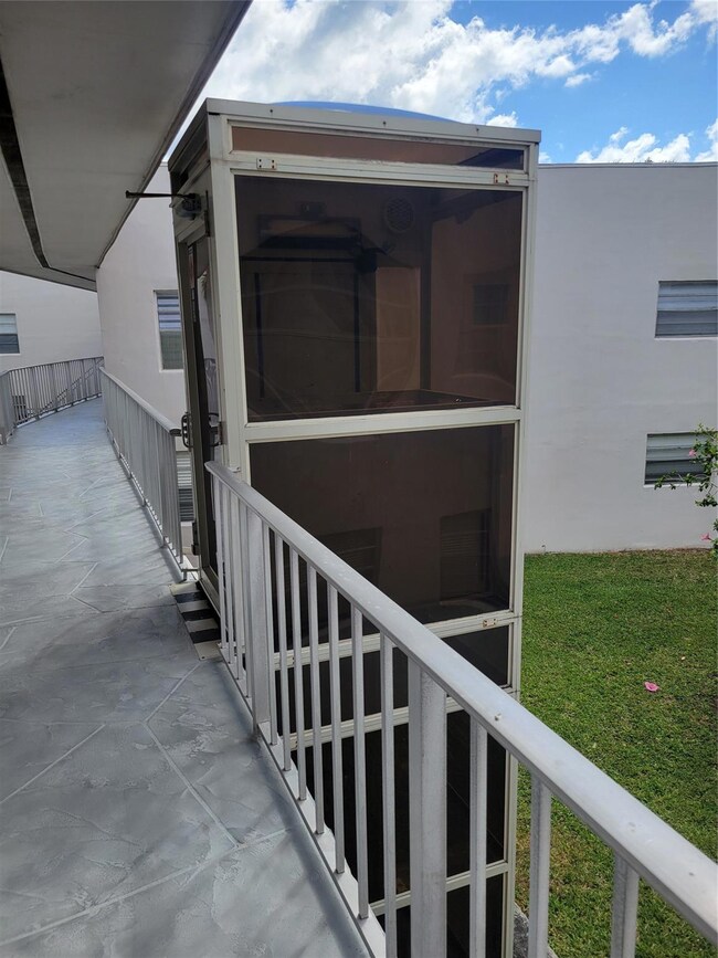 480 Capri J unit 480, Delray Beach, FL 33484 - photo 3