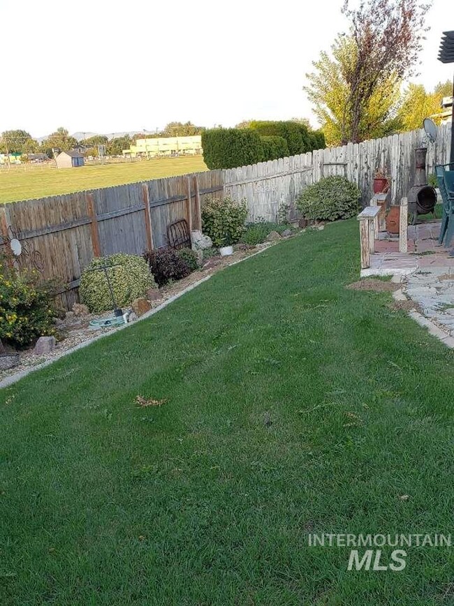 324 W Crestwood Dr, Nampa, ID 83686 - photo 3