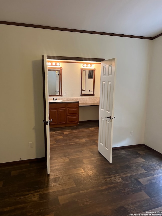 219 Hickory Hill Dr, La Vernia, TX 78121 - photo 4