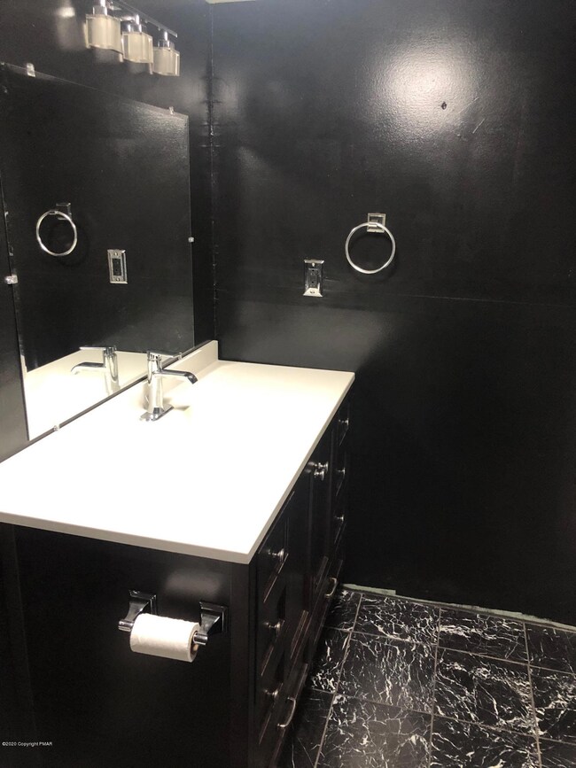 160 Hummingbird Trail, Bushkill, PA 18324 - photo 3