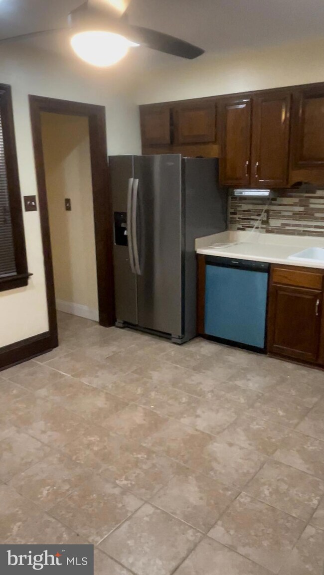 100 E Avon Rd, Brookhaven, PA 19015 - photo 7