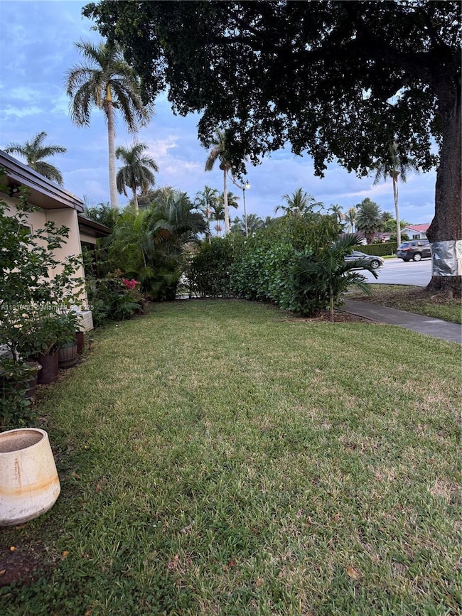 3149 Hollywood Blvd, Hollywood, FL 33021 - photo 2