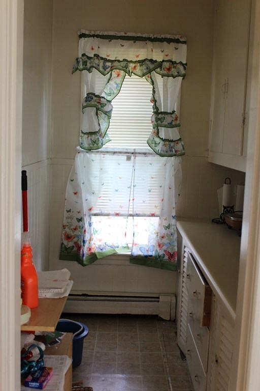 8 Greendale Ave, Worcester, MA 01606 - photo 2