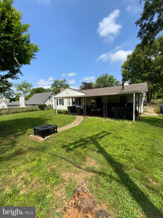 12211 Maycheck Ln, Bowie, MD 20715 - photo 3