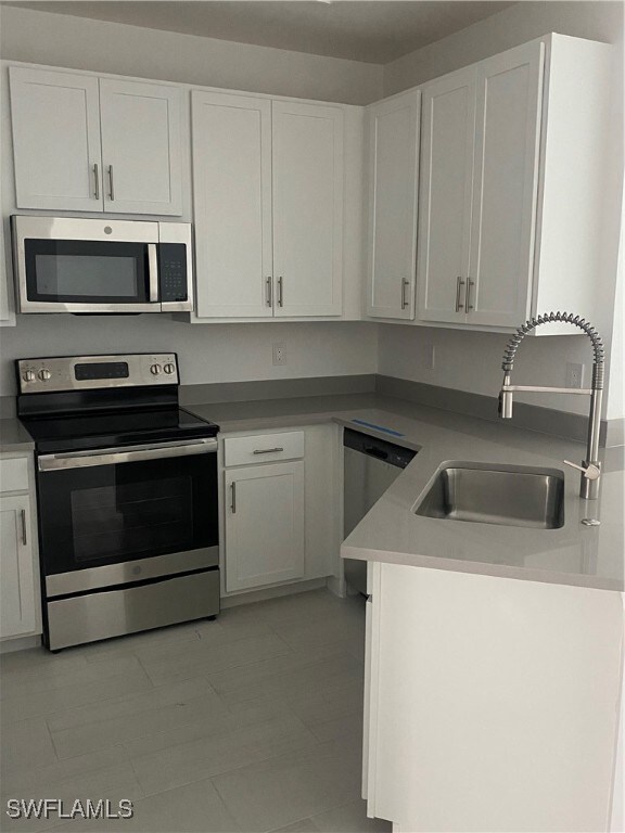 7646 Rockefeller Dr, Naples, FL 34119 - photo 5