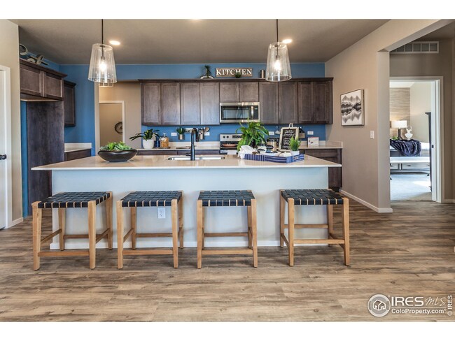 EXAMPLE PHOTO: KITCHEN W/ ISLAND