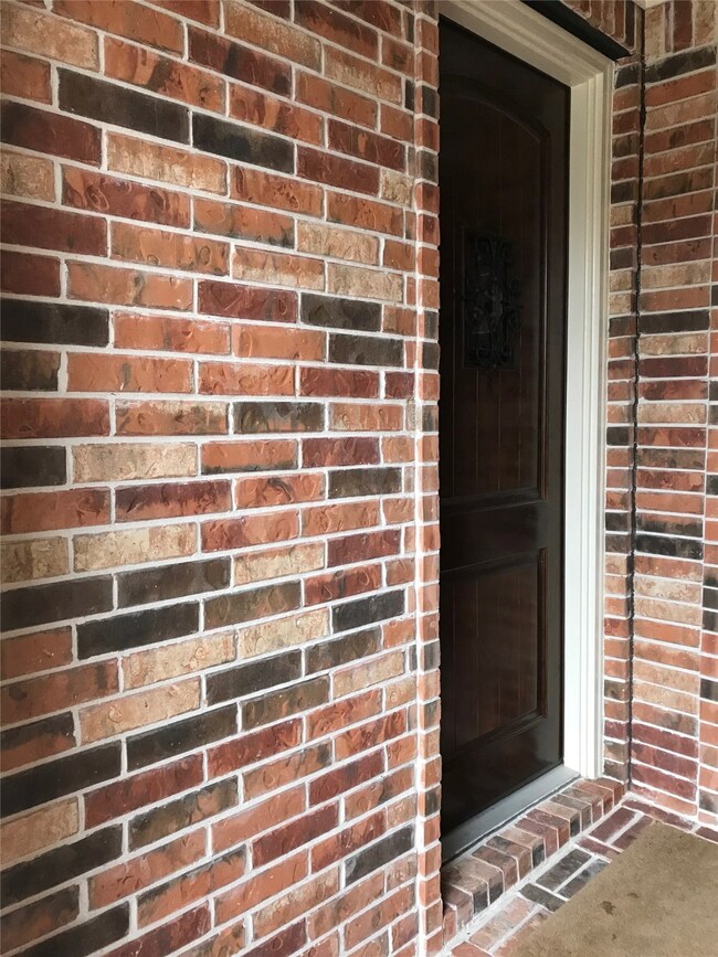 31447 Longwood Park Ln, Spring, TX 77386 - photo 3