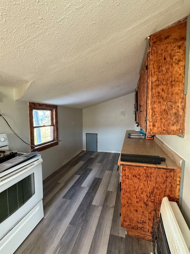 310 D St, Stapleton, NE 69163 - photo 7