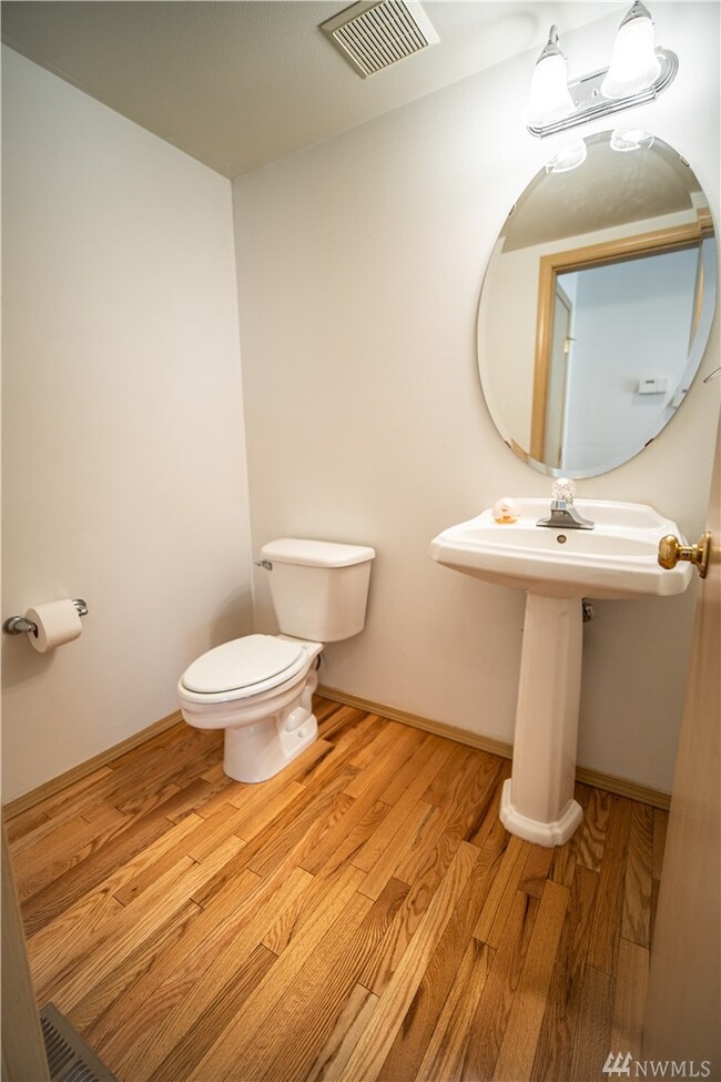 1547 Jensen Ave, Dupont, WA 98327 - photo 4