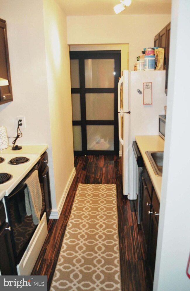 11B E Daisy Ln unit B, Mount Laurel, NJ 08054 - photo 3