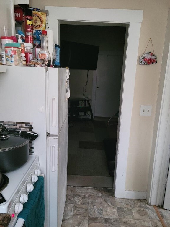 59 Vine St unit 4, Lynn, MA 01905 - photo 4