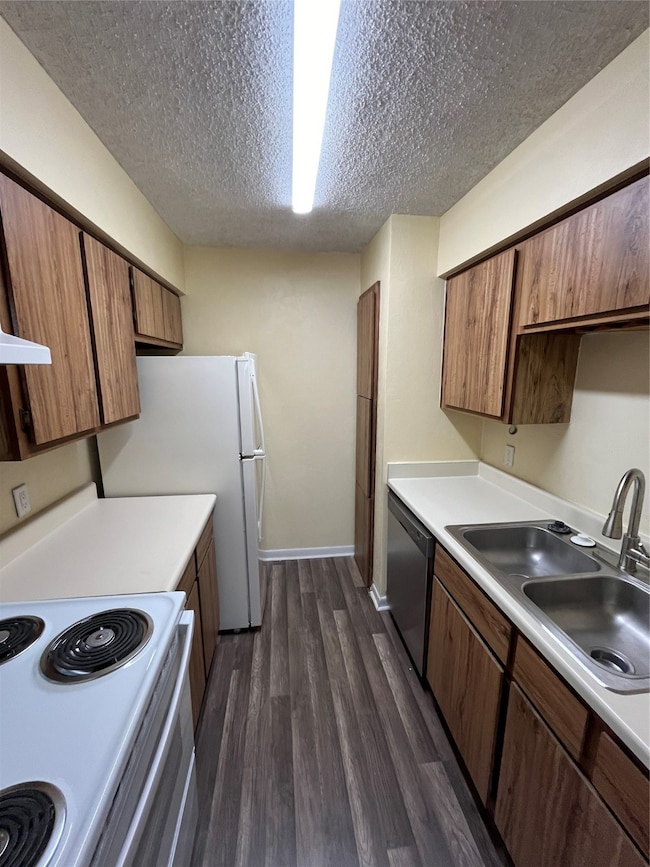 3919 Fairmont Pkwy unit 200, Pasadena, TX 77504 - photo 4