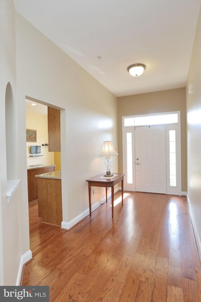 11077 Commanders Ln, White Plains, MD 20695 - photo 3