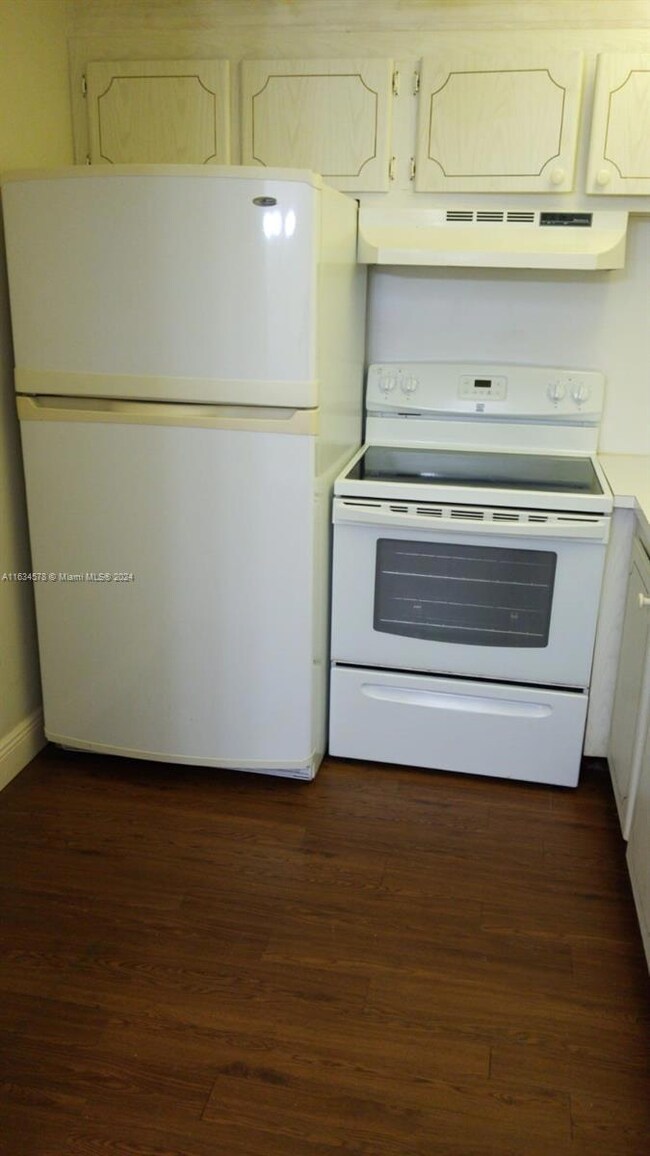 134 Windsor Dr unit G, West Palm Beach, FL 33417 - photo 6