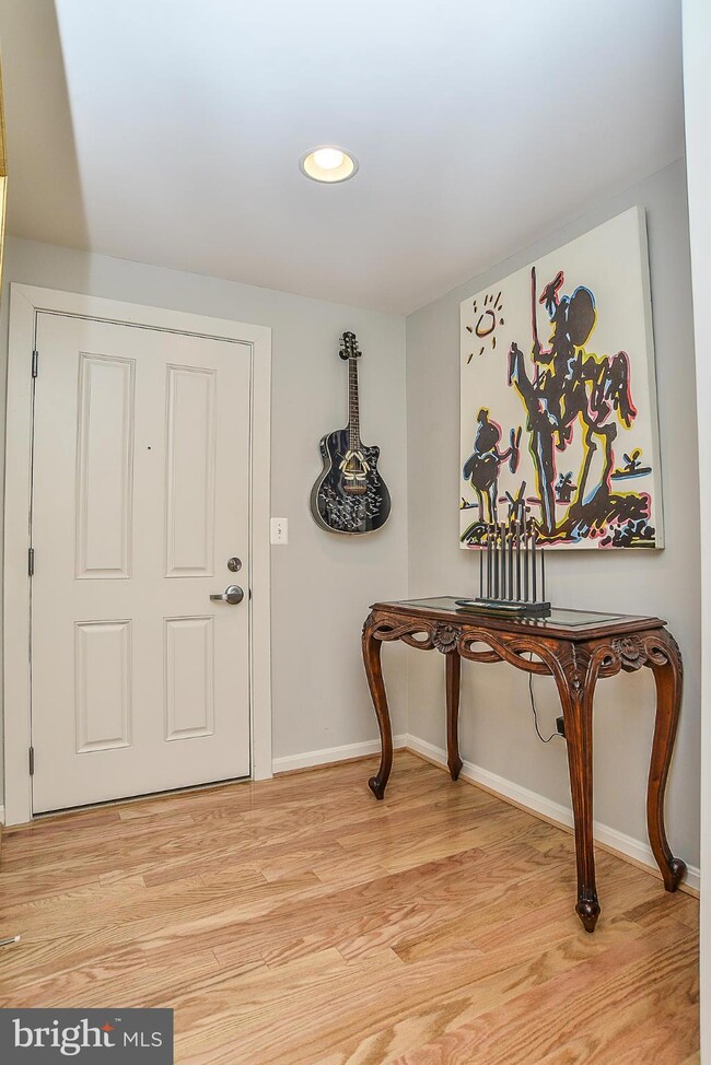 Elan East Market Condominiums unit 616, Fairfax, VA 22033 - photo 3