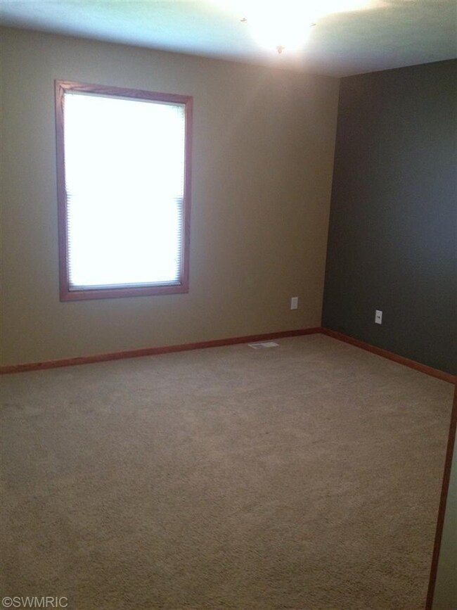 26 Brewer Park Cir unit 2, Byron Center, MI 49315 - photo 5