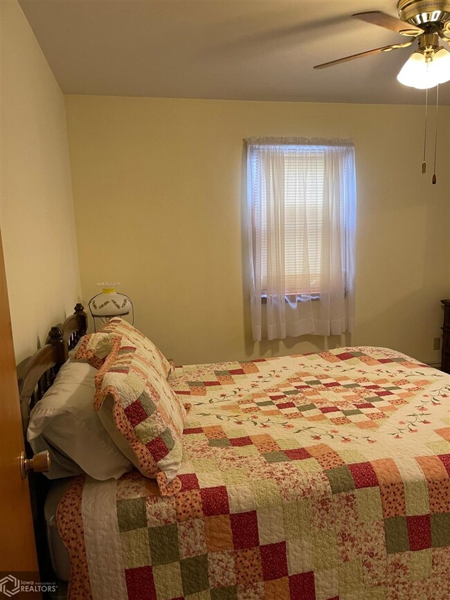 609 5th Ave NE, Clarion, IA 50525 - photo 4