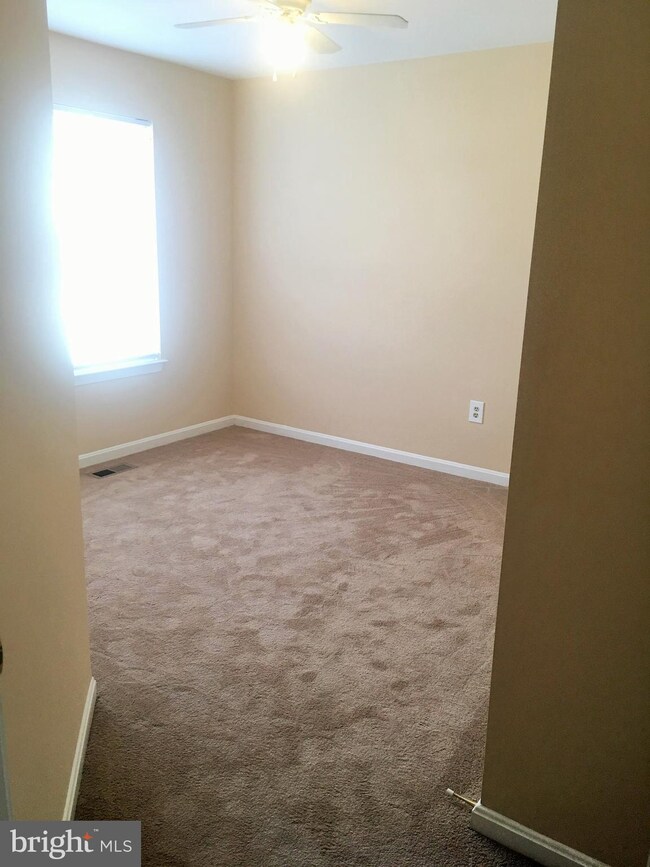 303 Knollwood Ct, Stafford, VA 22554 - photo 6