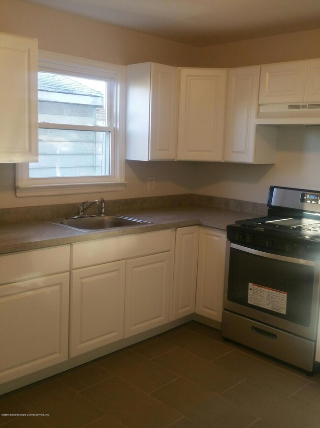 54 Dubois Ave, Staten Island, NY 10310 - photo 3