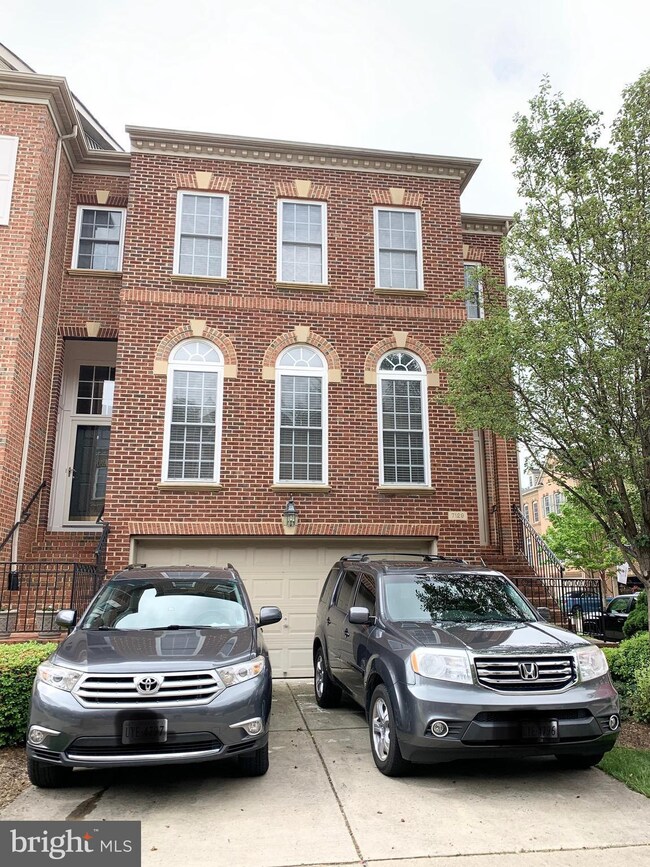 7129 Point Replete Cir, Fort Belvoir, VA 22060 - photo 2