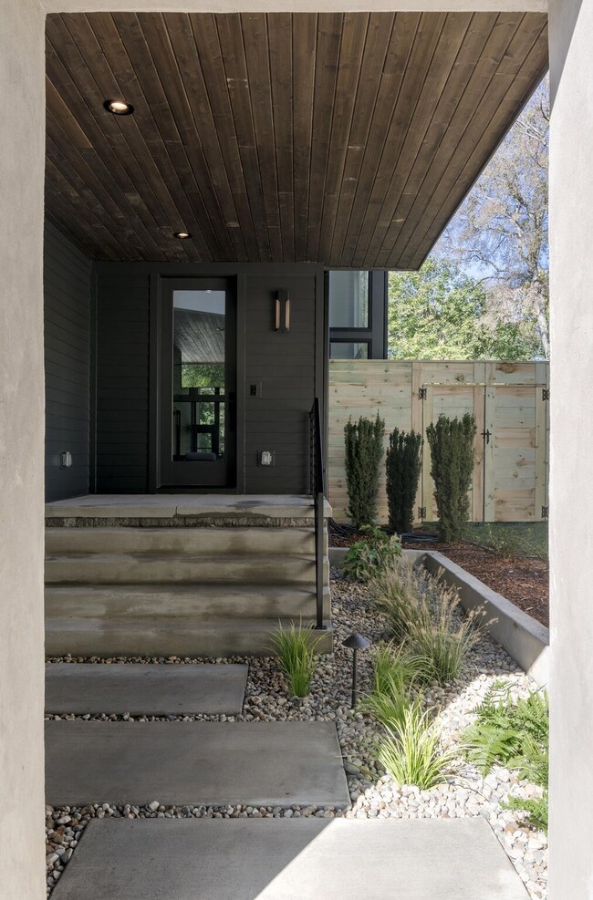 2020 Castleman Dr, Nashville, TN 37215 - photo 5