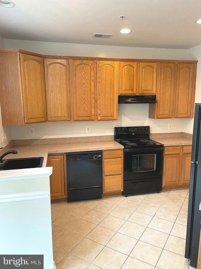 119 Whiskey Creek Cir, Frederick, MD 21702 - photo 5