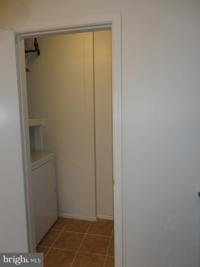 612 N Shady Retreat Rd unit 71, Doylestown, PA 18901 - photo 4