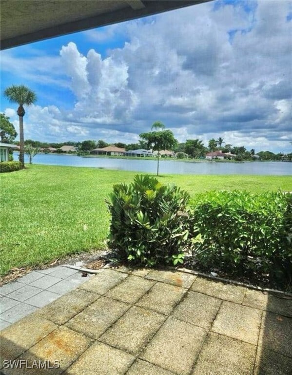 Patio Lake View