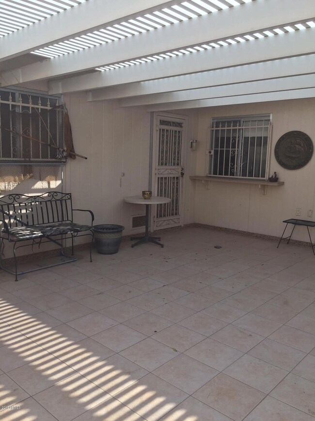 17606 N Boswell Blvd, Sun City, AZ 85373 - photo 2