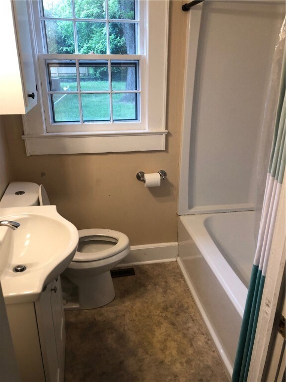 208 N Catherine St, Walhalla, SC 29691 - photo 7