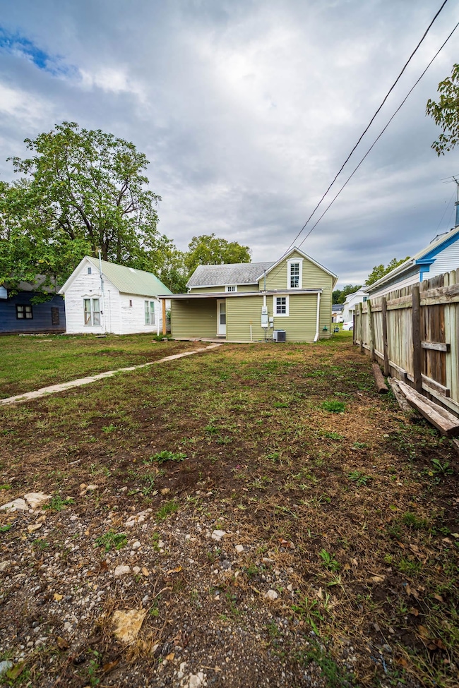 509 E 8th St, Concordia, KS 66901 - photo 2