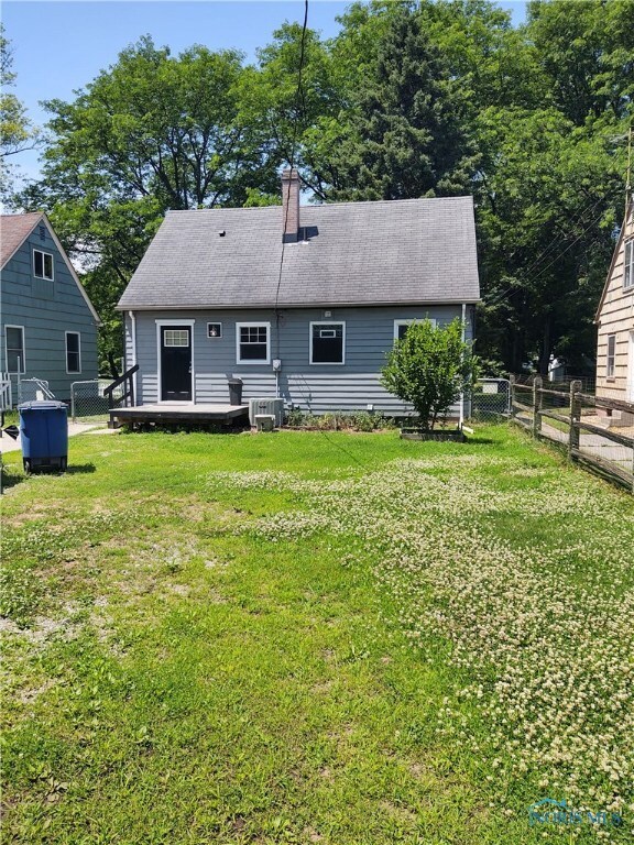 3738 Drummond Rd, Toledo, OH 43613 - photo 2