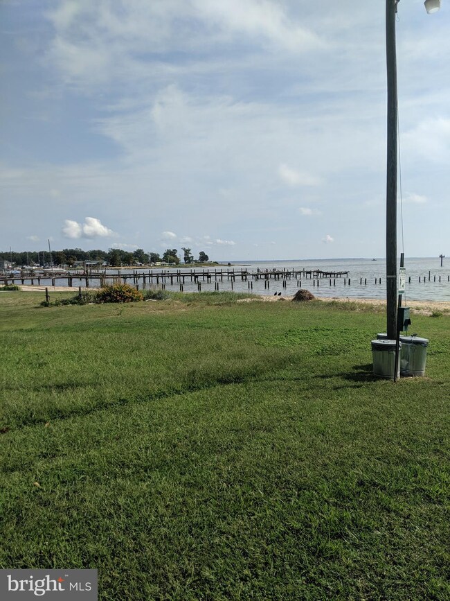 213 Wakefield Dr, Colonial Beach, VA 22443 - photo 6